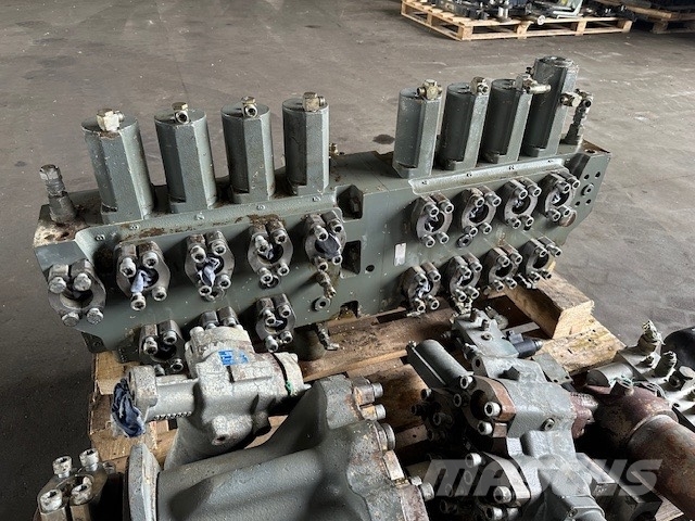 Liebherr R 974 B VALVEBLOCK Hydraulik