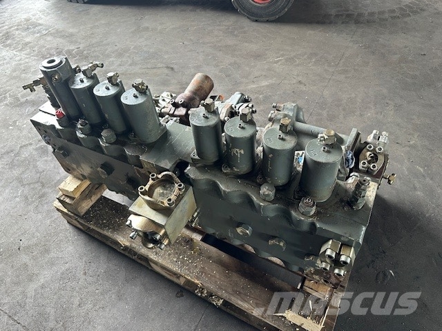 Liebherr R 974 B VALVEBLOCK Hydraulik