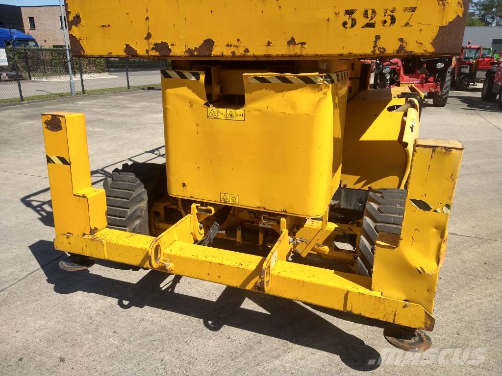 JLG 4394 RT (300) 剪叉式升降机
