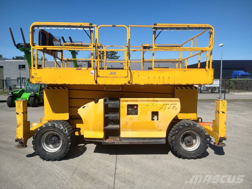 JLG 4394 RT (300) 剪叉式升降机