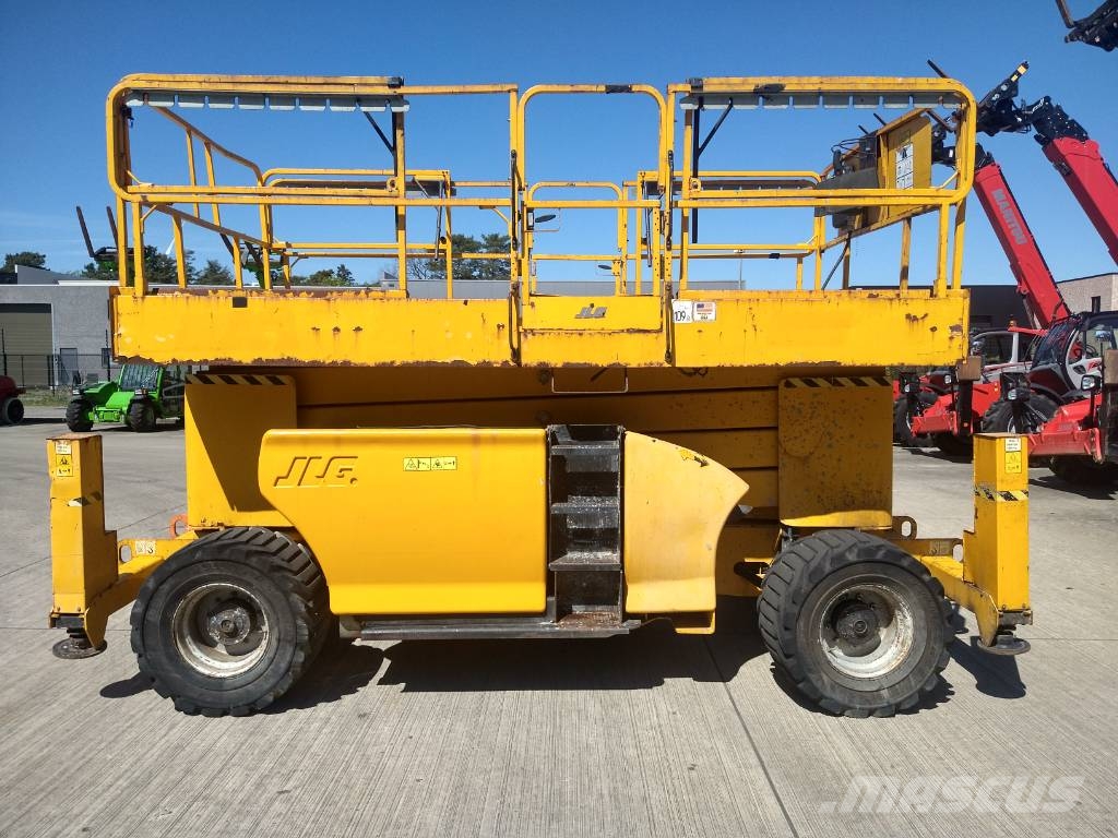 JLG 4394 RT (300) 剪叉式升降机