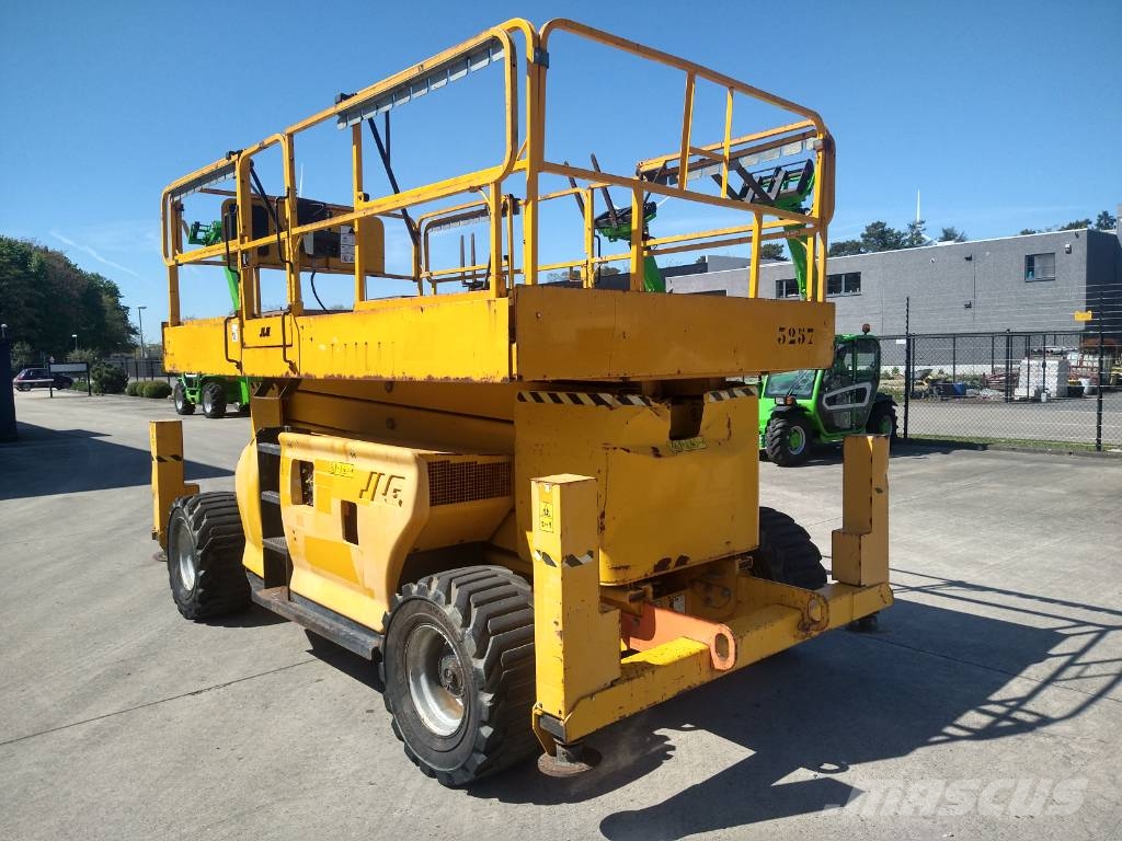 JLG 4394 RT (300) 剪叉式升降机