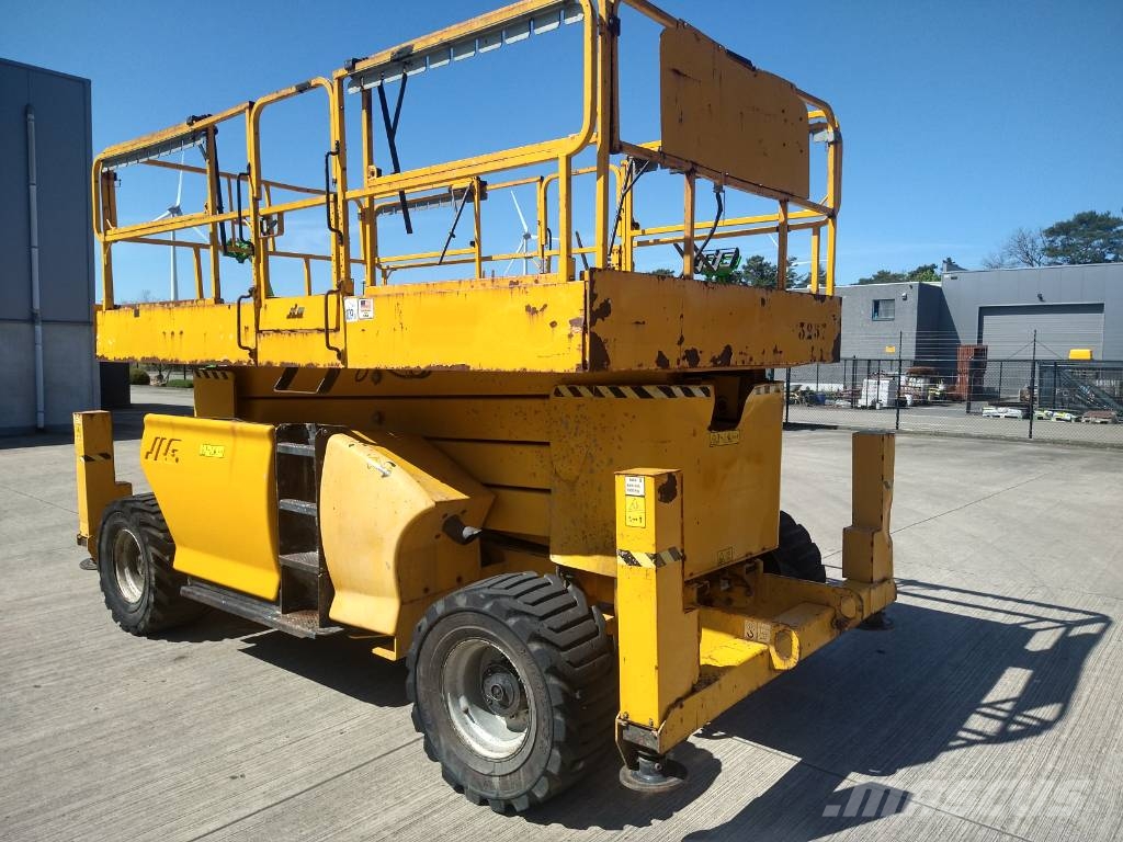 JLG 4394 RT (300) 剪叉式升降机