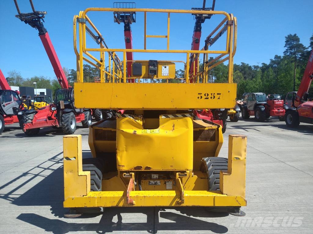 JLG 4394 RT (300) 剪叉式升降机