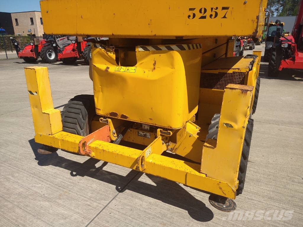 JLG 4394 RT (300) 剪叉式升降机