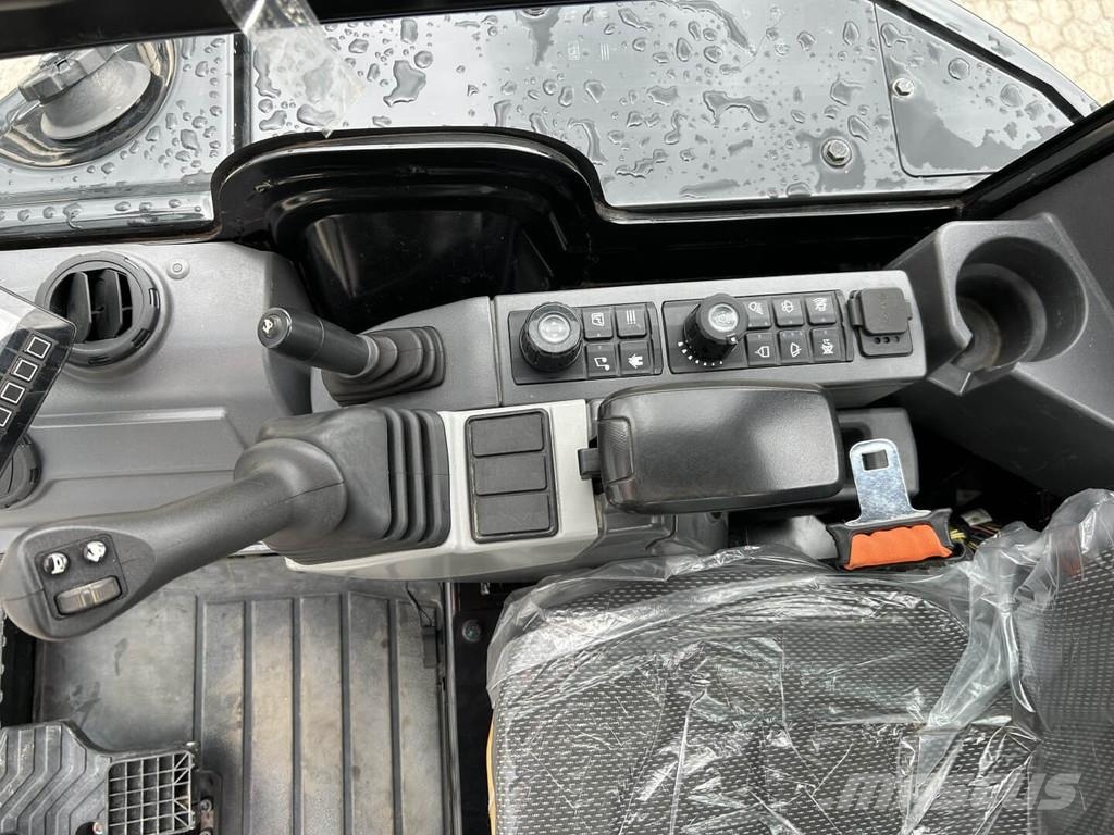 CAT 302.7-07CR Miniescavatori