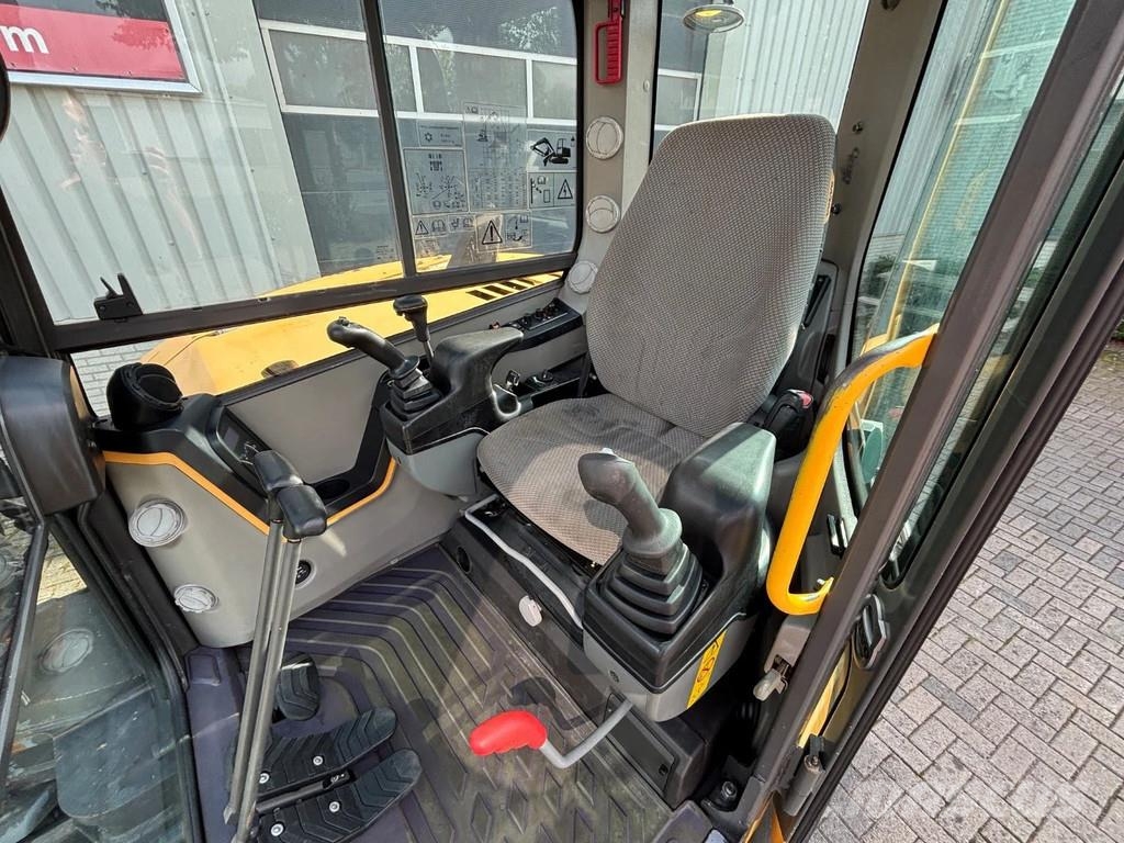 Volvo ECR88D tracked excavator, 3x buckets, A/C, 2014 ye 中型挖掘机