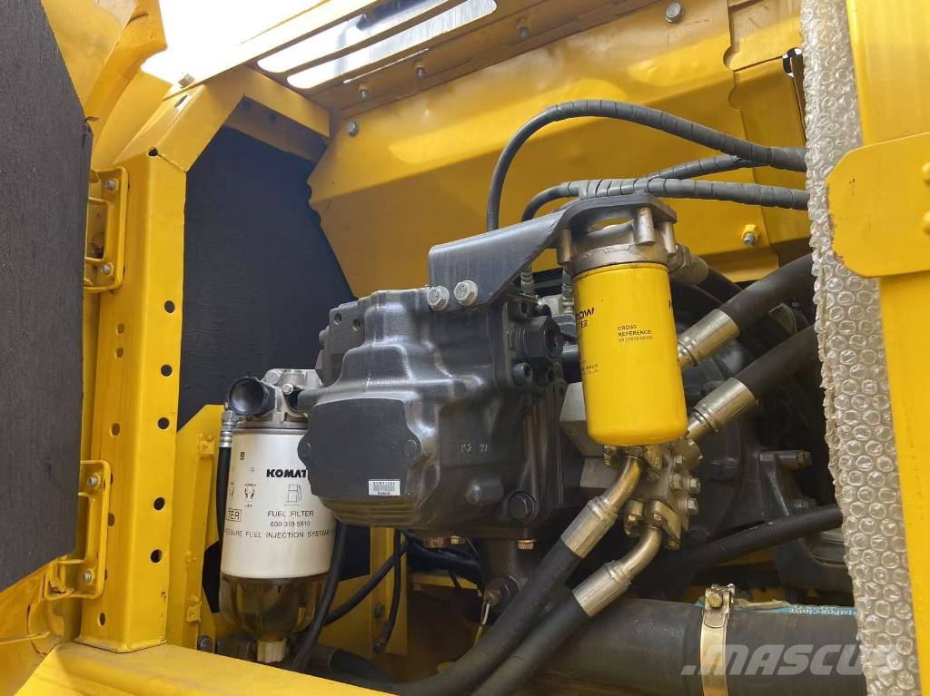 Komatsu PC220-8 Raupenbagger
