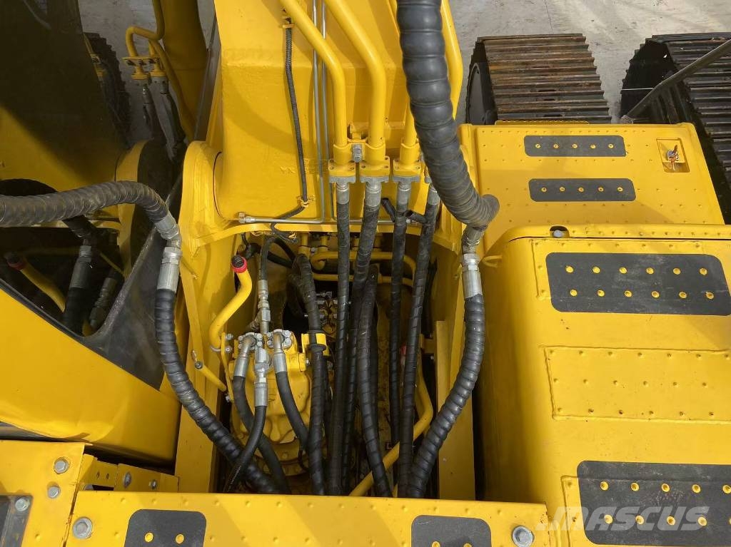 Komatsu PC220-8 Raupenbagger