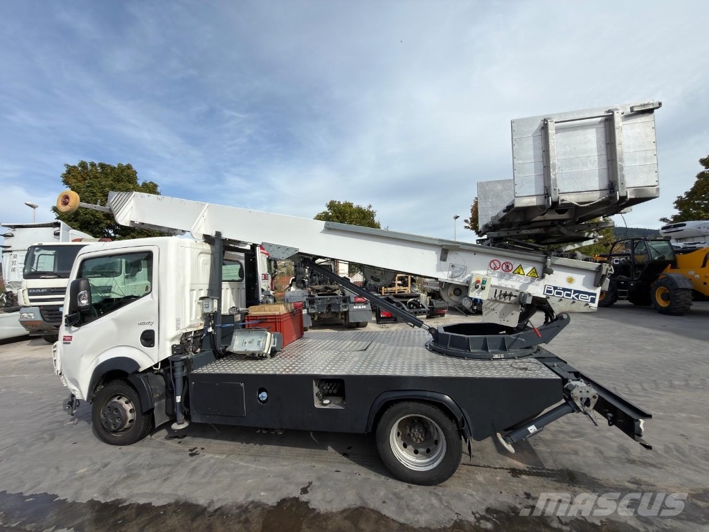 Renault Maxity / BOCKER HL 30 / 1-7LH Bútoremelő kosarak