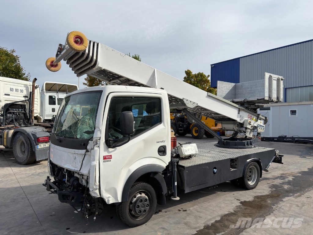 Renault Maxity / BOCKER HL 30 / 1-7LH Bútoremelő kosarak