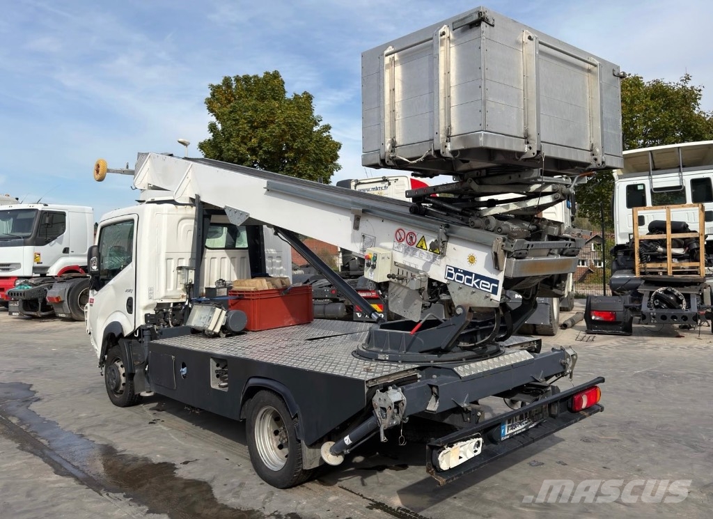 Renault Maxity / BOCKER HL 30 / 1-7LH Bútoremelő kosarak