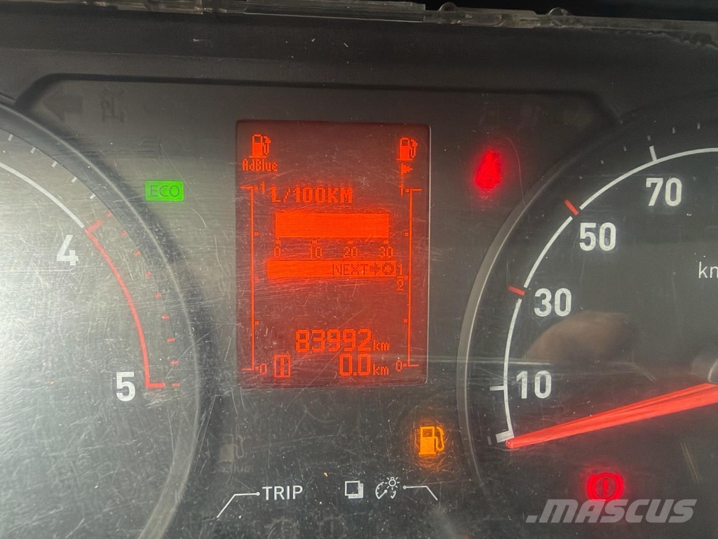 Renault Maxity / BOCKER HL 30 / 1-7LH Bútoremelő kosarak