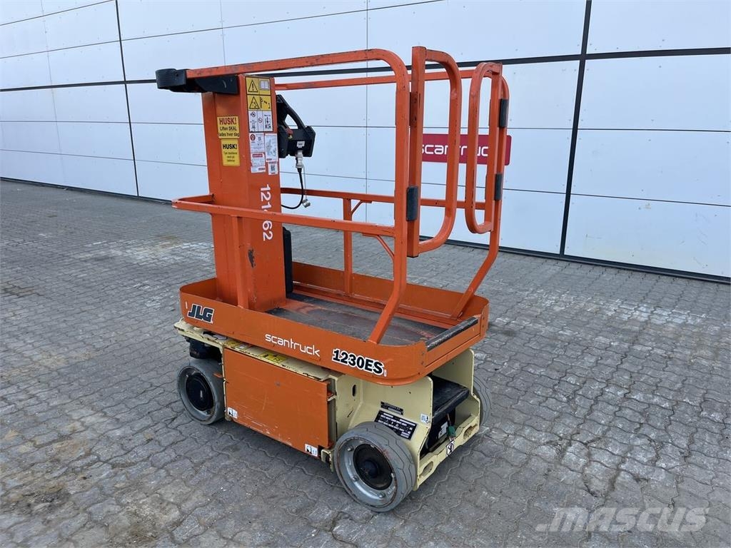 JLG 1230ES Henkilönostimet ja nostolaitteet