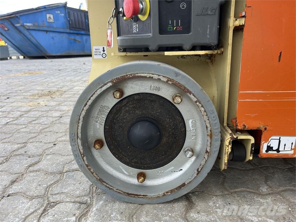 JLG 1230ES Henkilönostimet ja nostolaitteet