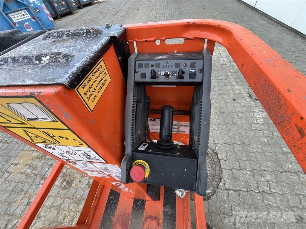 JLG 1230ES Henkilönostimet ja nostolaitteet