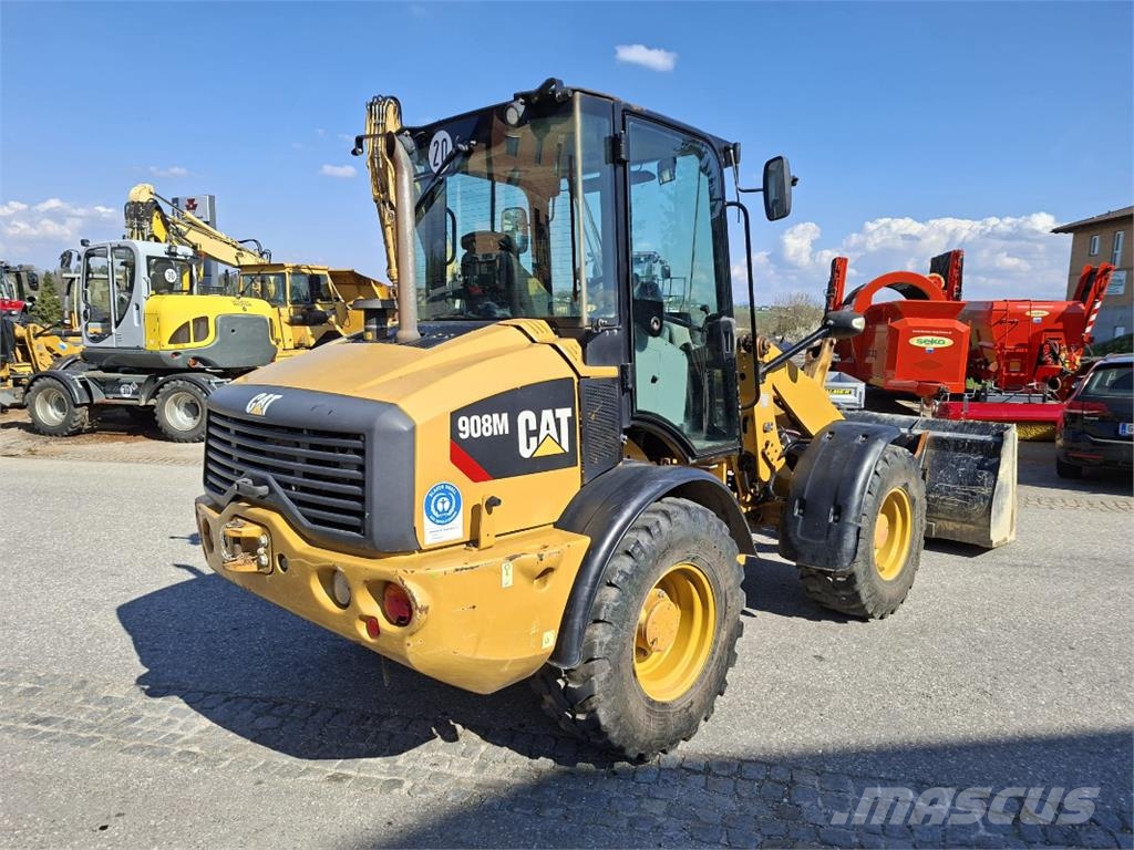 CAT 908M لوادر بعجل