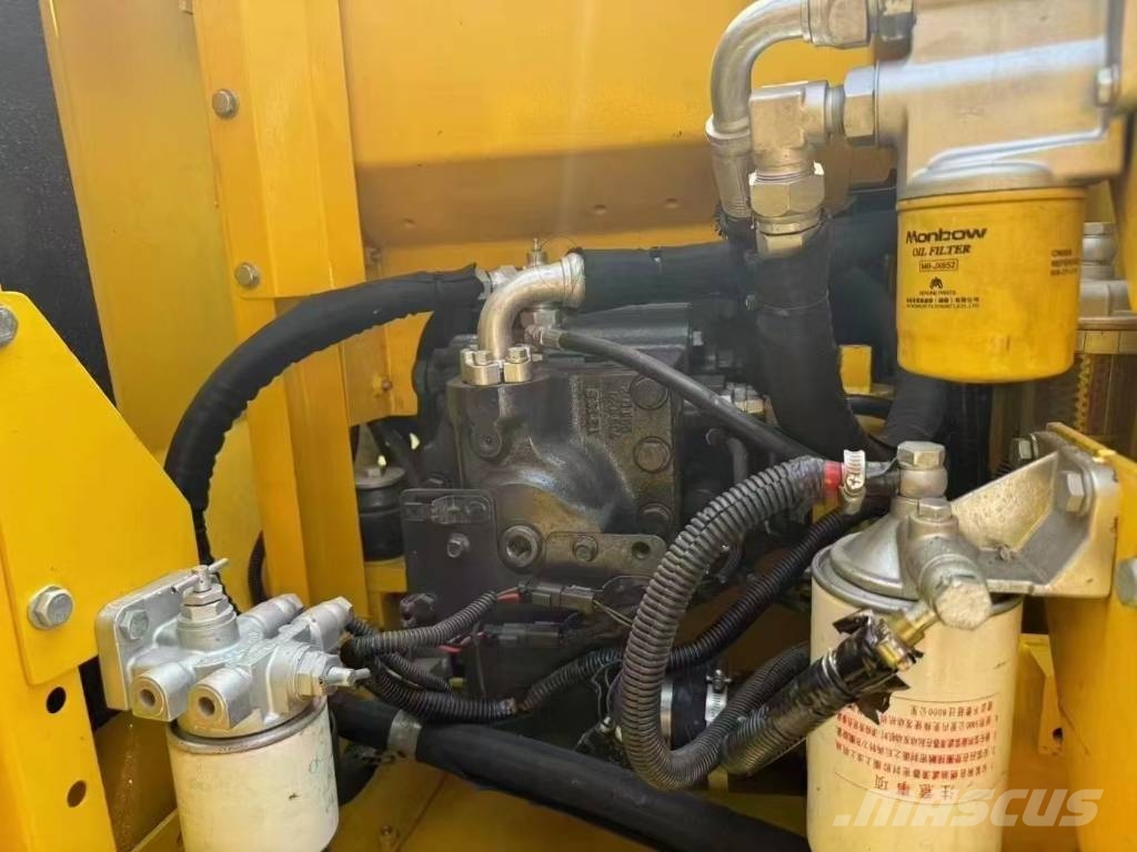 Komatsu PC 130 حفارات وسط 7 طن - 12 طن