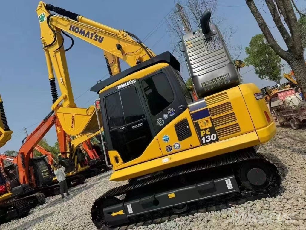 Komatsu PC 130 حفارات وسط 7 طن - 12 طن
