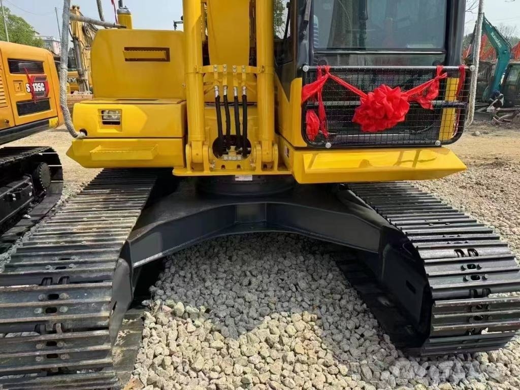 Komatsu PC 130 حفارات وسط 7 طن - 12 طن