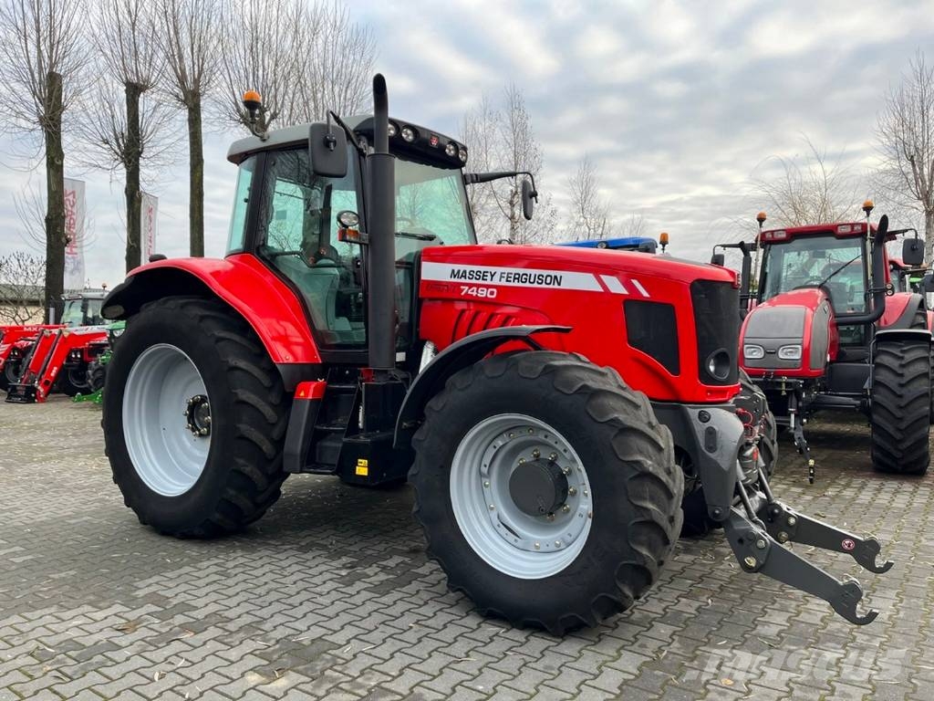 Massey Ferguson 7490 Dyna-VT Traktory