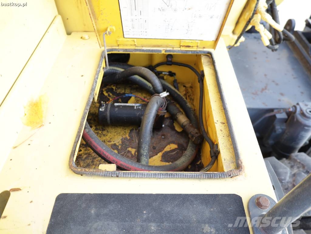 Komatsu PW 140-7 Pyöräkaivukoneet