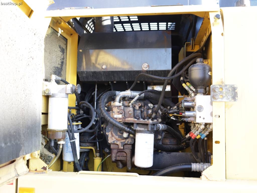 Komatsu PW 140-7 Pyöräkaivukoneet