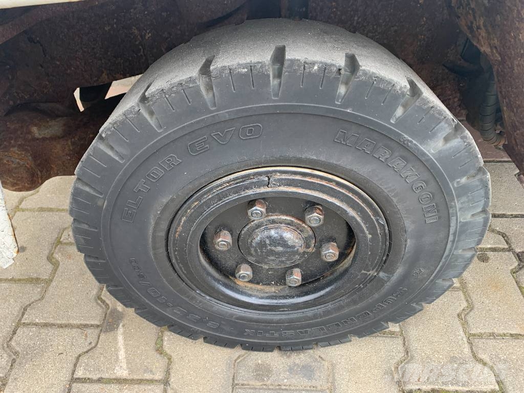 Toyota 2TG20 /02/ V-3869 EO Flughafenausrüstung