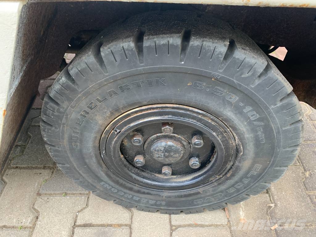 Toyota 2TG20 /02/ V-3869 EO Flughafenausrüstung