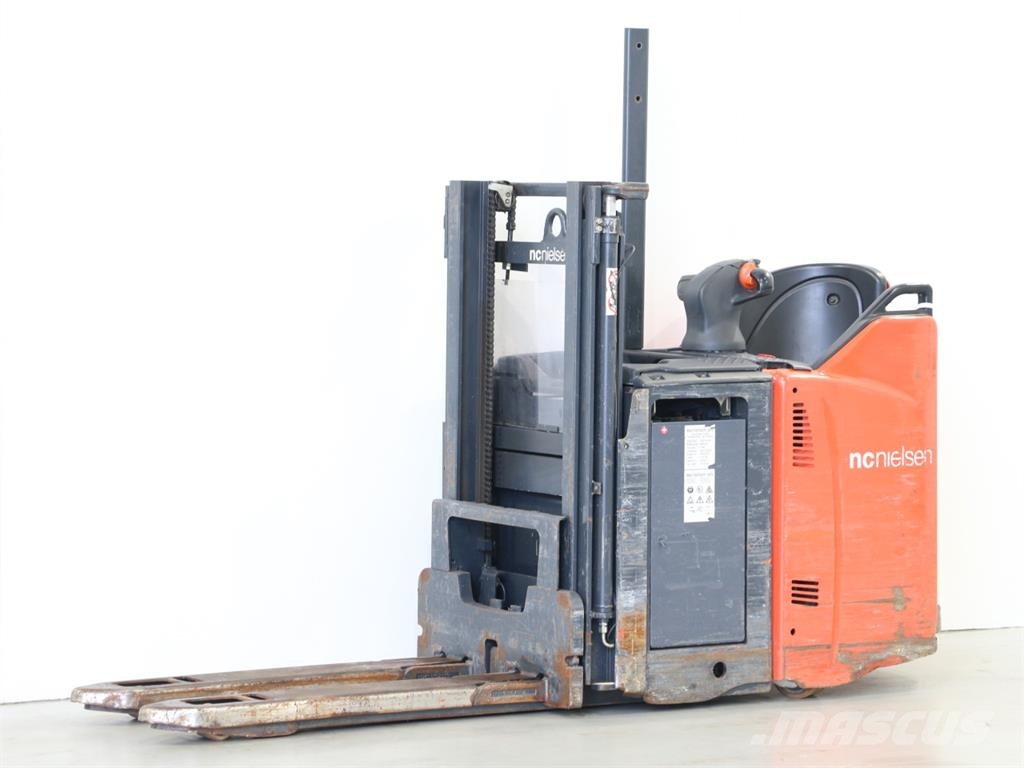 Linde D12SP/133-00 Pedestrian stacker