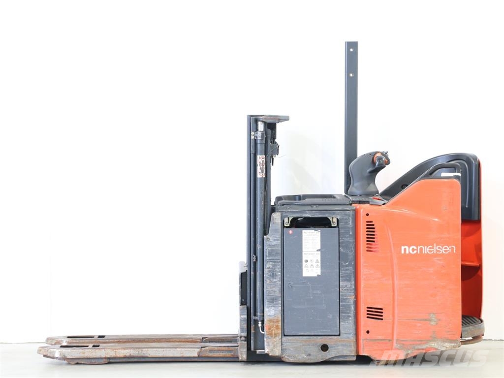 Linde D12SP/133-00 Pedestrian stacker