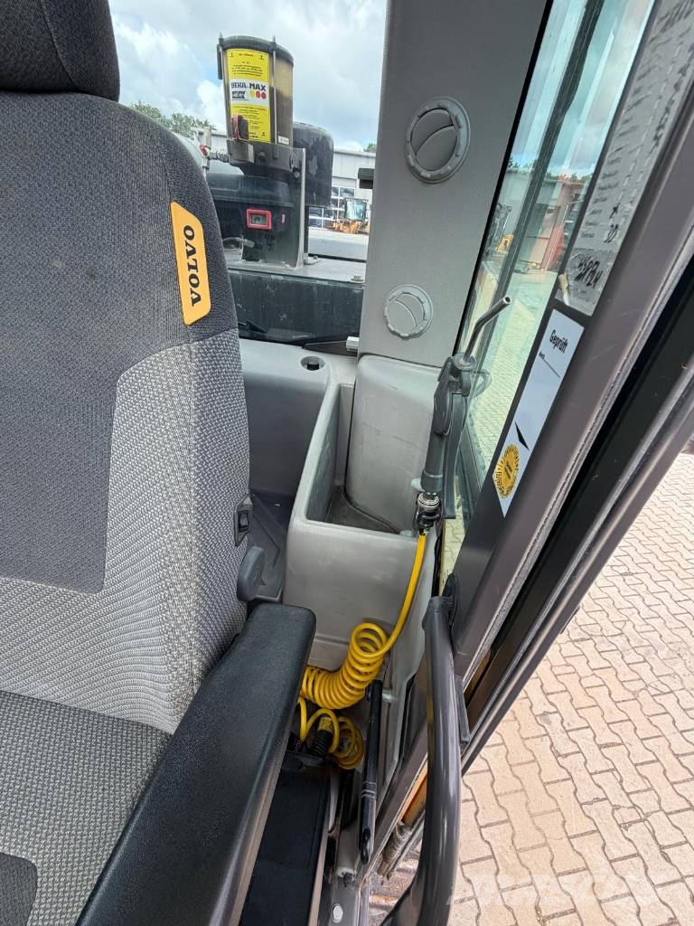 Volvo EC 220 EL Rupsgraafmachines