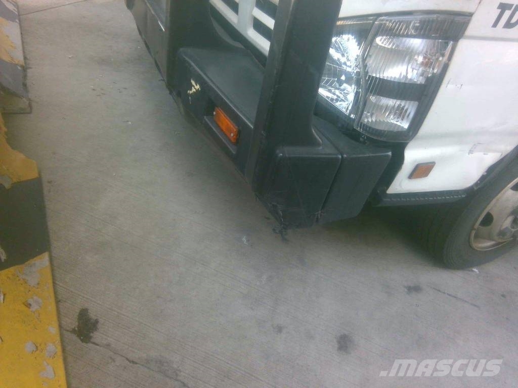 Isuzu NPR Tankwagen