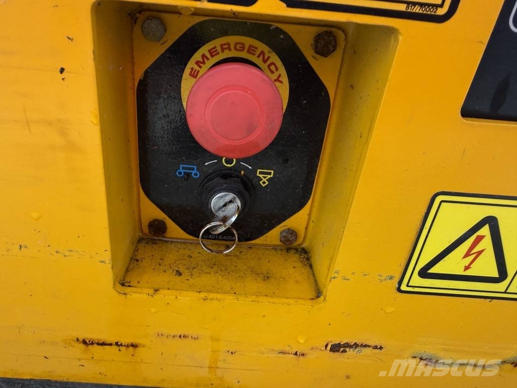 JCB S 3246 E 12m Electric Scissor Lift just 89 hours Škarjaste dvižne ploščadi