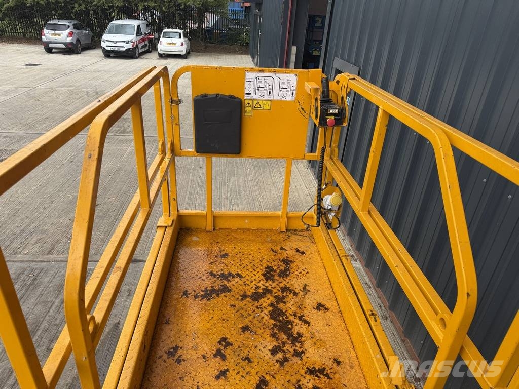 JCB S 3246 E 12m Electric Scissor Lift just 89 hours Škarjaste dvižne ploščadi