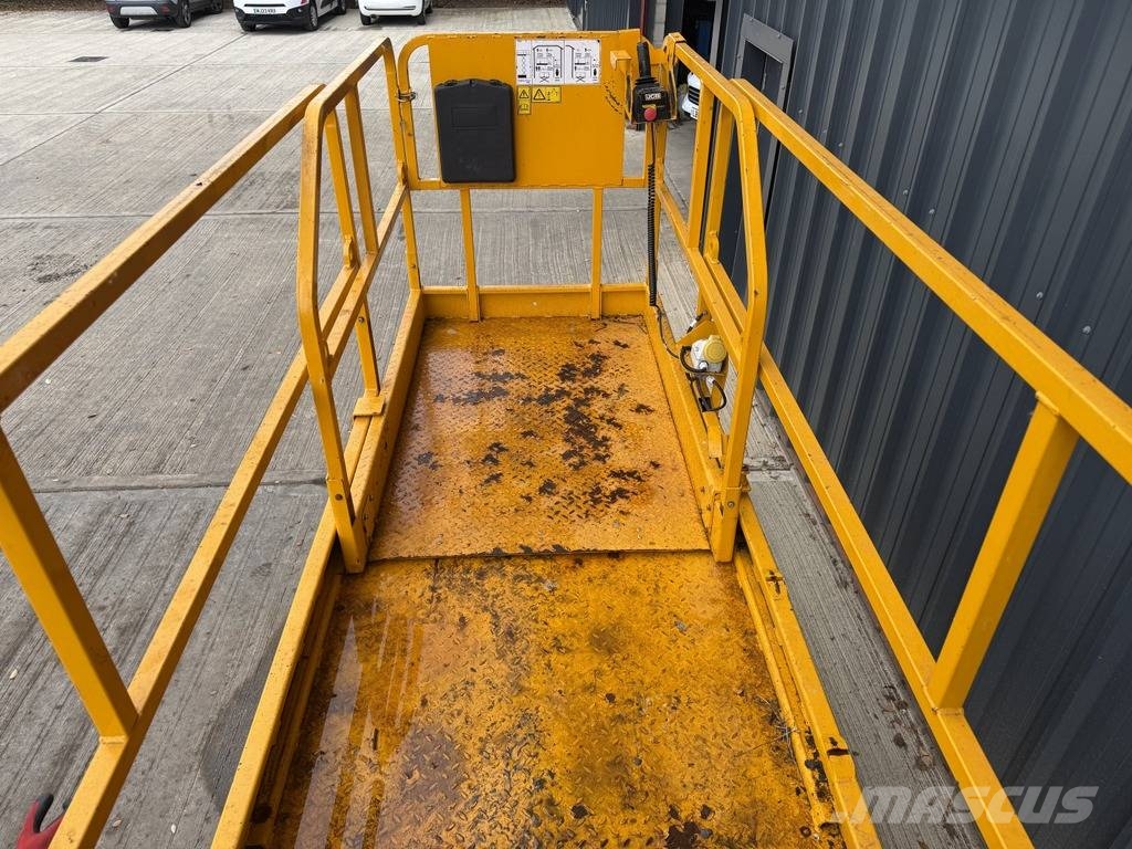 JCB S 3246 E 12m Electric Scissor Lift just 89 hours Škarjaste dvižne ploščadi