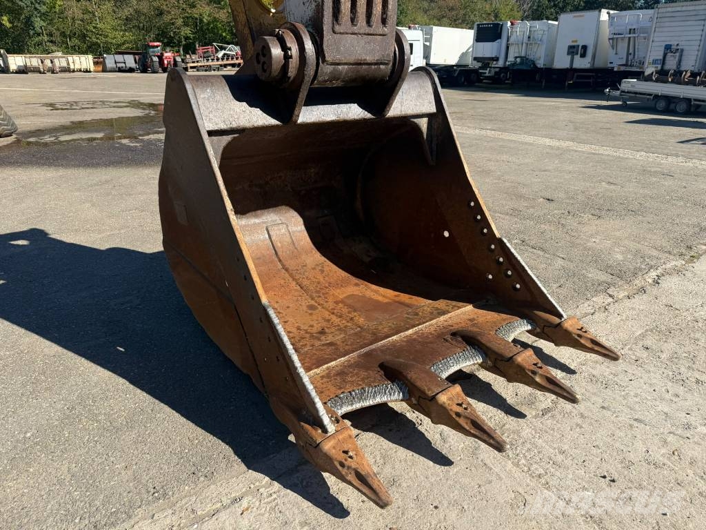 CAT 352 F Crawler excavators