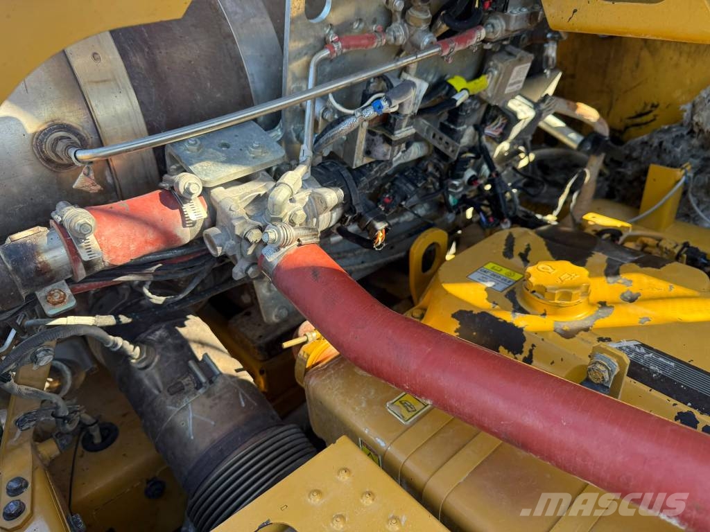 CAT 352 F Crawler excavators
