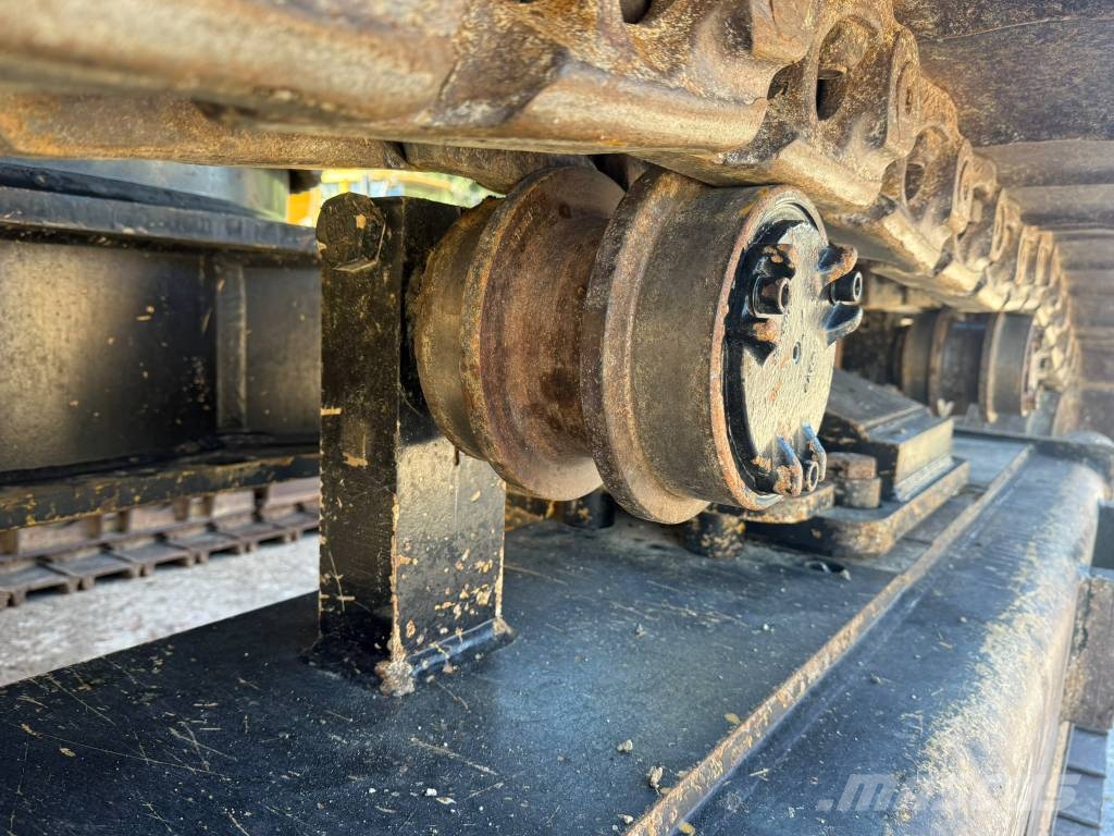 CAT 352 F Crawler excavators