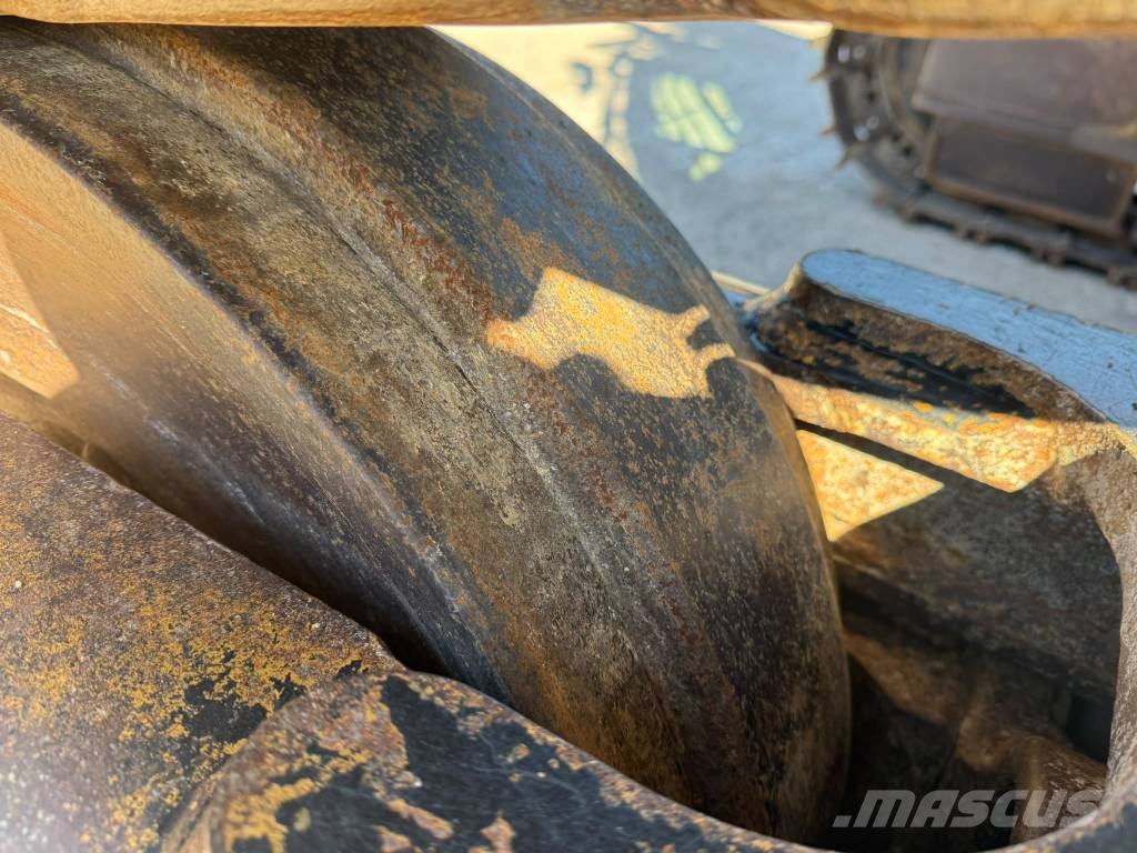 CAT 352 F Crawler excavators