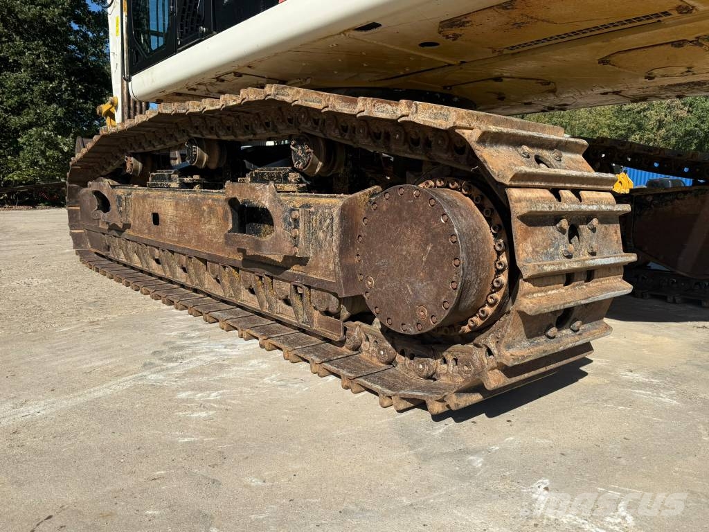 CAT 352 F Crawler excavators
