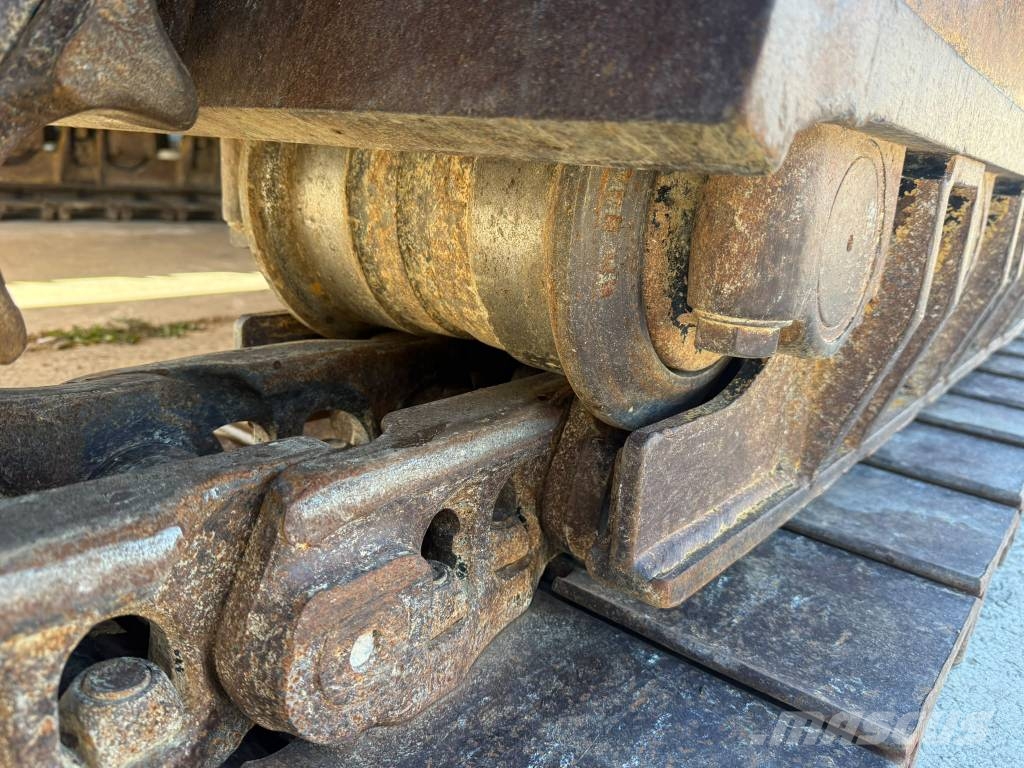 CAT 352 F Crawler excavators