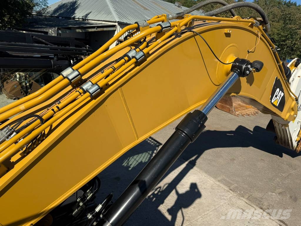 CAT 352 F Crawler excavators