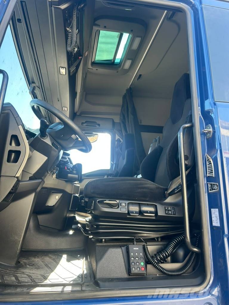 MAN TGX 26.470 Camiones de superficie plana/cabrestantes