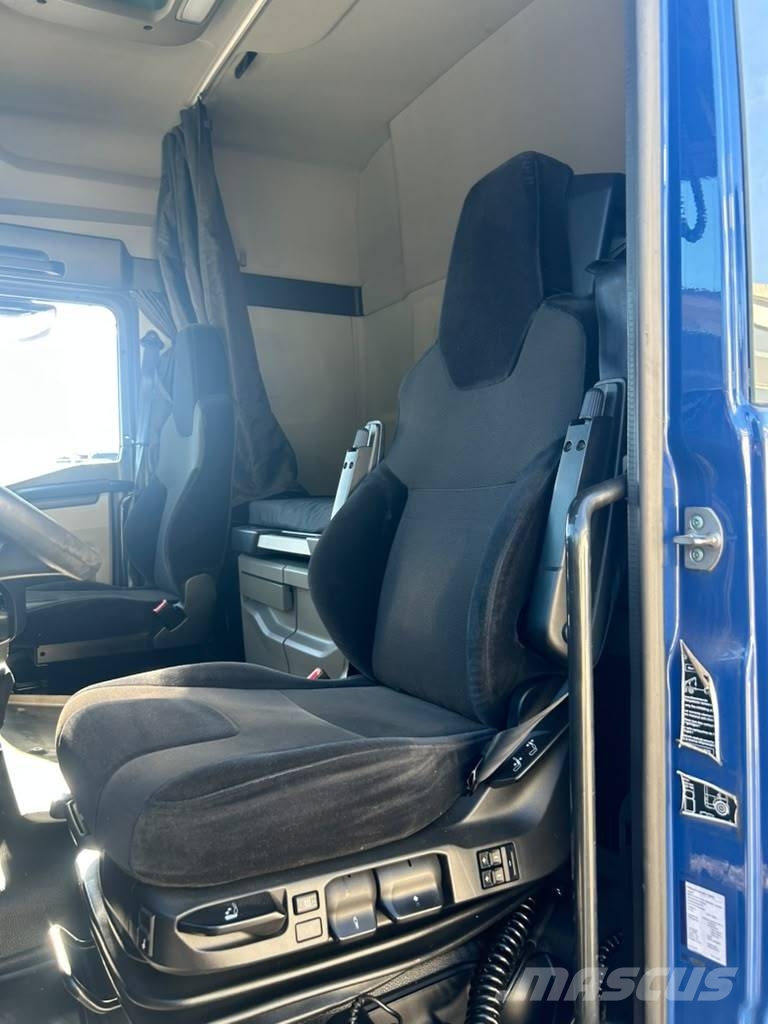 MAN TGX 26.470 Camiones de superficie plana/cabrestantes