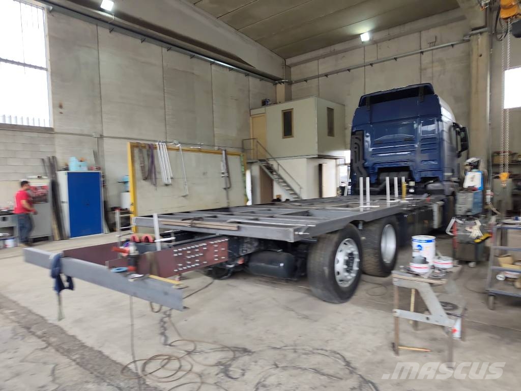 MAN TGX 26.470 شاحنات مسطحة / أوناش