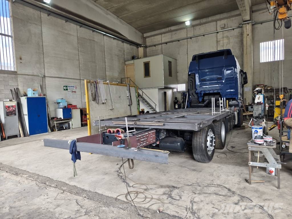 MAN TGX 26.470 شاحنات مسطحة / أوناش
