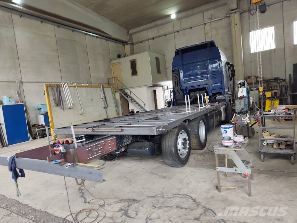 MAN TGX 26.470 شاحنات مسطحة / أوناش