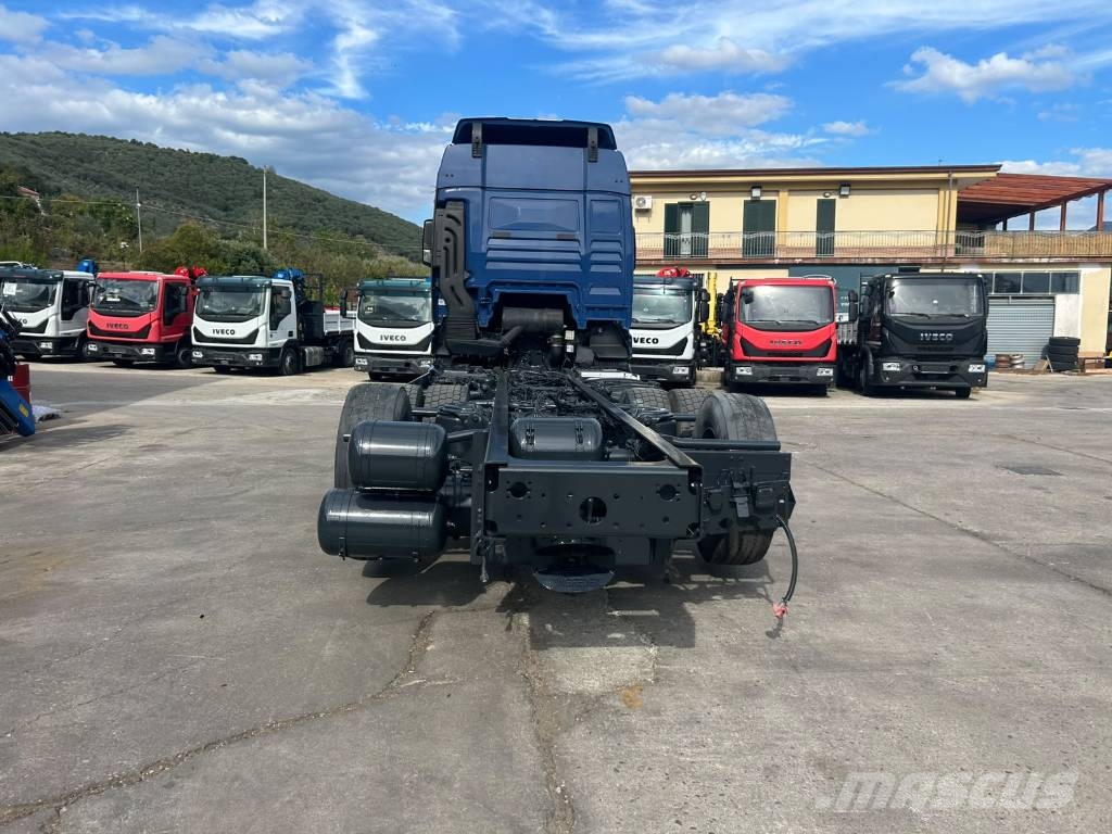 MAN TGX 26.470 Beavertail Flatbed / winch trucks