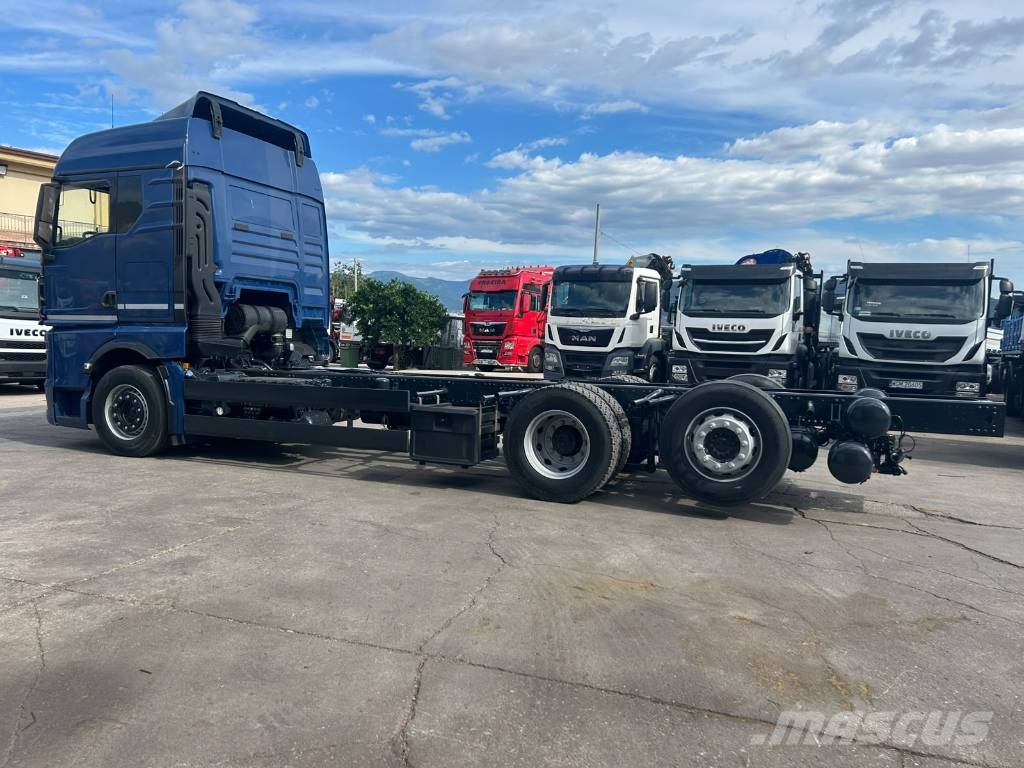 MAN TGX 26.470 Beavertail Flatbed / winch trucks